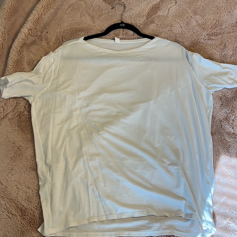 Boat neck, slouchy  Lulu T-shirt
